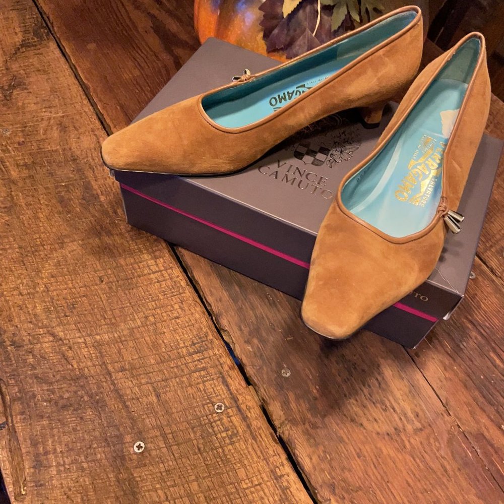 Salvatore Ferragamo women 7.5 B brown suede leather pumps shoes with small heel